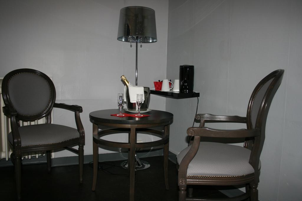 Hostellerie De La Quenoeuille Marquise Pokoj fotografie